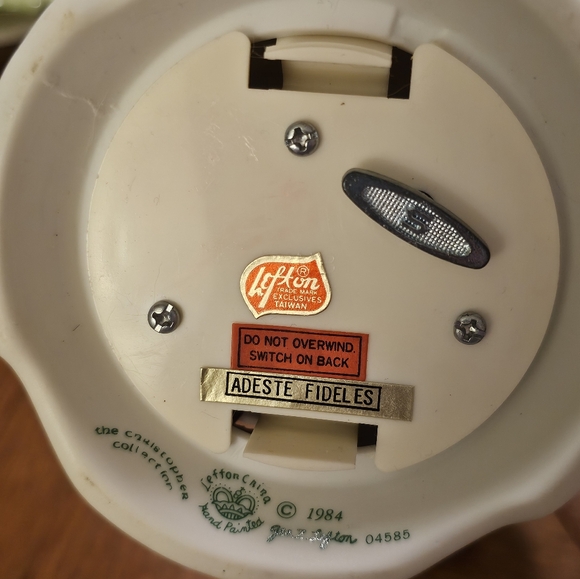 Lefton Nativity Musical Bell 1984 - Picture 5 of 8